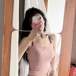 🌸 Almost New Pink Tank Top – Brighten Your Wardrobe! 🌸